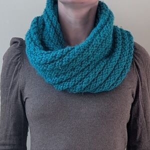 Gap Sea Foam Green Teal INFINITY SCARF Loop Cowl Chunky Knit